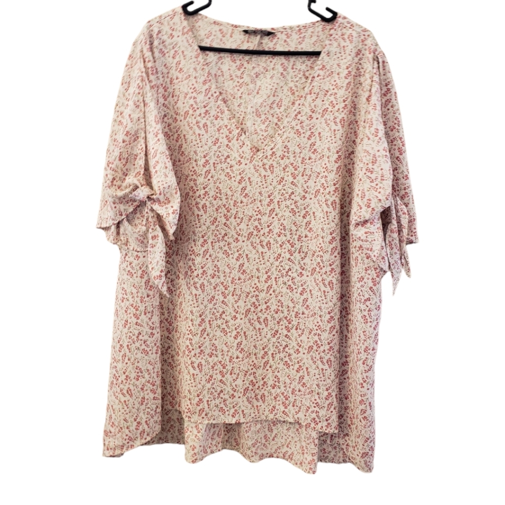 BloomChic Cream and Pink Floral V-Neck Ruffle Sleeve Top